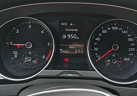 VW Passat Volkswagen 2.0 TDI SCR 140kW DSG Highline Varian...