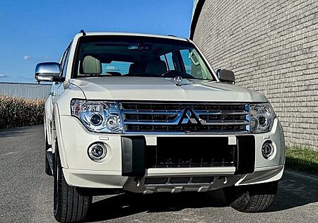 Mitsubishi Pajero 3,8 V6 MIVEC 4WD Instyle GLS Automatik