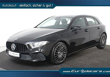 Mercedes-Benz A 180 Night Edition 1.Hand*Navi*18" AMG *DAB*SHZ