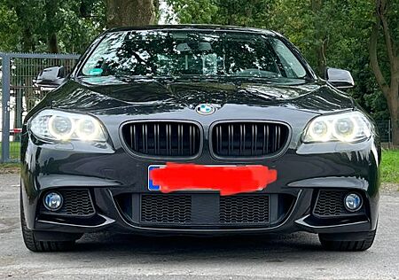 BMW 523i -