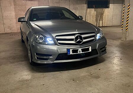 Mercedes-Benz C 250 Sport Coupé Autom. Sport