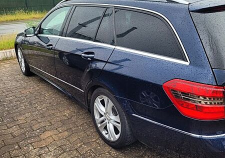 Mercedes-Benz E 220 CDI T BlueEFFICIENCY AVANTGARDE AVANTGARDE