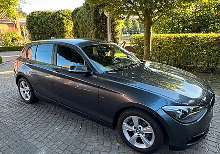 BMW 116i Sport Line Sport Line