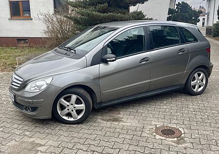 Mercedes-Benz B 150 -