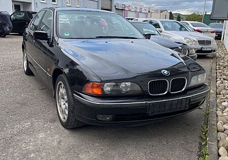 BMW 523i