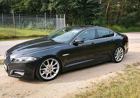 Jaguar XF 3.0 L V6 Biturbo Diesel S, Aero Paket,20 Zoll
