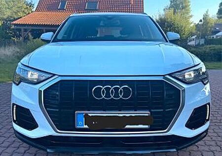 Audi Q3 35 TDI basis,Alcantara Leder,Kamera