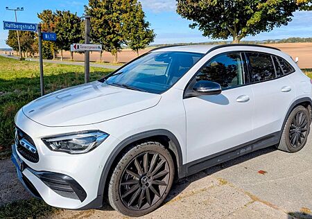Mercedes-Benz GLA 220 d DCT - AMG Line in Top Zustand
