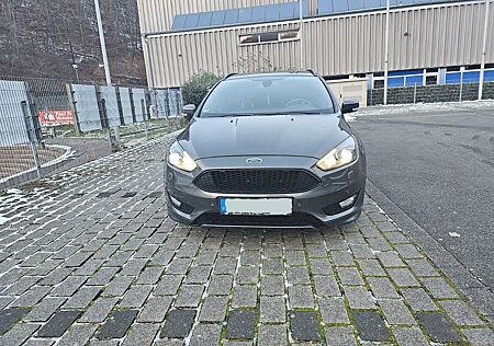 Ford Focus 2,0TDCi 110kW PowerS. ST-Line Black Tu...