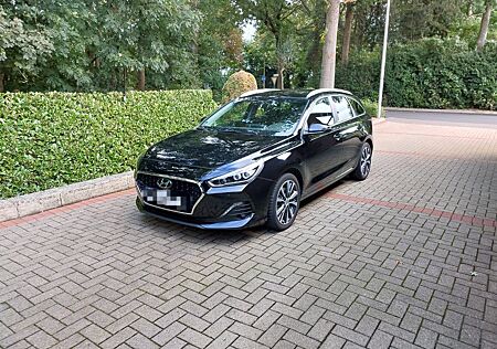 Hyundai i30 cw 1.4 T-GDI DCT Premium 1.HAND + TAGESZ.