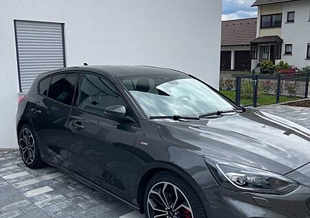 Ford Focus ST - Line *150 PS*
