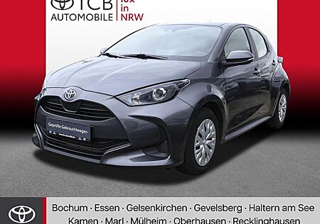 Toyota Yaris 1,5 Hybrid BUSINESS Edition NAVI SHZ KAMER