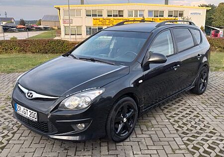 Hyundai i30 CW 1.6 CRDi Style / Sitzheizung / AHK-starr