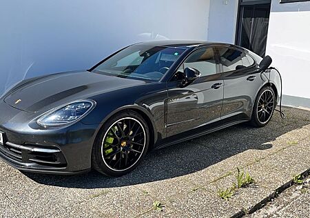 Porsche Panamera 4 E-Hybrid VOLLAUSTATTUNG