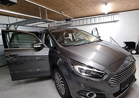 Ford S-Max 1,5 EcoBoost Titanium Titanium