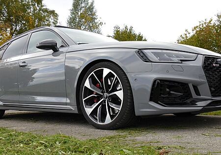 Audi RS4 Vollausstattung, V-max, RS-Aga,Pano,B&O,....