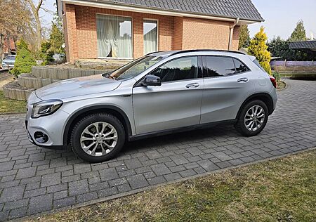 Mercedes-Benz GLA 250 DCT - Urban