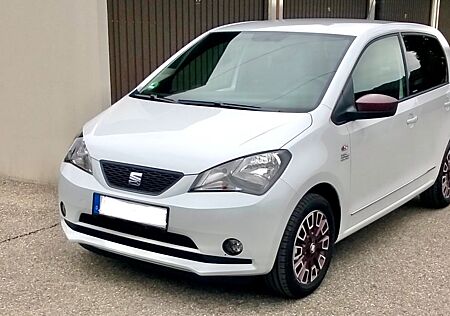 Seat Mii 1.0 44kW by Mango (Chic) Ecomotive