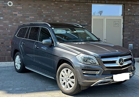 Mercedes-Benz GL 350 BlueTEC 4MATIC - 7 Sitzer Pano Navi