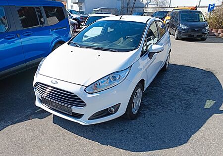 Ford Fiesta Titanium 8-fach bereift