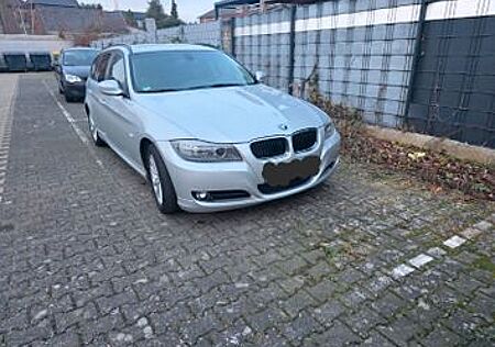 BMW 318i Touring Edition Exclusive Edition Exclusive