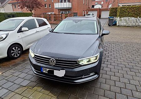 VW Passat Variant Volkswagen 2.0 TDI Highline AHK ACC NAVI