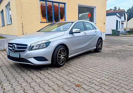 Mercedes-Benz A 180 Mercedes A180 (W176) 2.Hand 97.890 km gepflegt