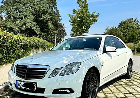 Mercedes-Benz E 350 BlueTEC ELEGANCE Autom. ELEGANCE