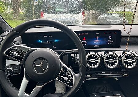 Mercedes-Benz A 200 Limousine