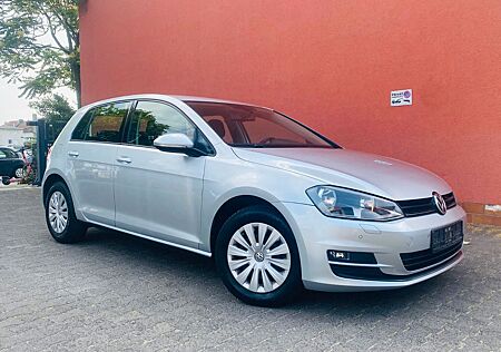 VW Golf Volkswagen VII Lim. Trendline BMT