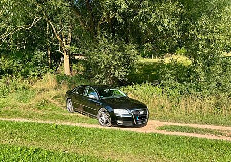 Audi A8 4.2 FSI tiptronic quattro -