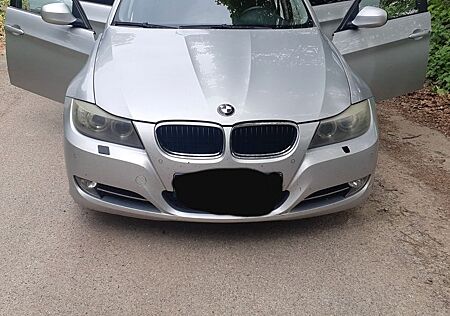 BMW 320d Sportauspuff Lederlenkrad 177PS
