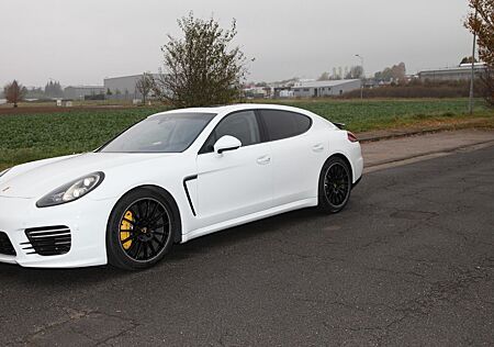 Porsche Panamera GTS