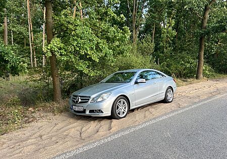 Mercedes-Benz E 250 Coupé BlueEFFICIENCY AVANTGARDE ...
