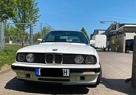 BMW 318i E30 Cabrio mit H Zulassung