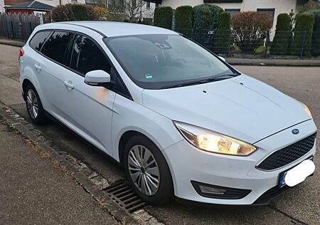 Ford Focus 2,0 TDCi 110kW PowerShift Busines Turn...
