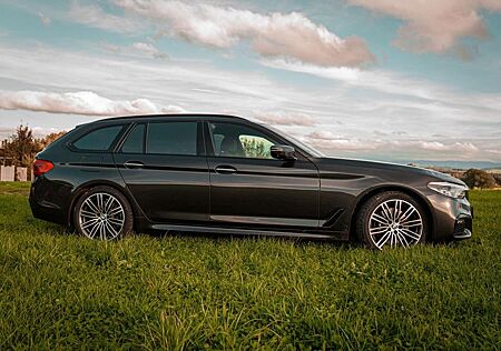 BMW 530d xDrive Touring M-Sportpaket Vollausstatung