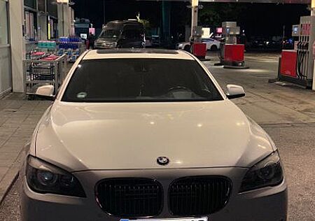 BMW 750i xDrive - F01