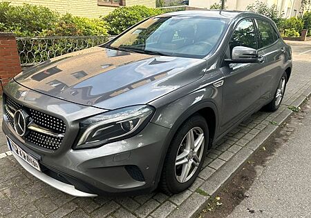 Mercedes-Benz GLA 200 d Style Style