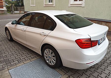 BMW 320d Modern Line Modern Line AHK