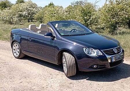 VW Eos Volkswagen 2.0 FSI Leder,Navi,sehr gepfl,8Reifen,Sitzhe