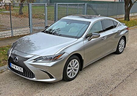 Lexus ES 300 ES 300h Prestige Plus - Unfallfrei - Serviceheft