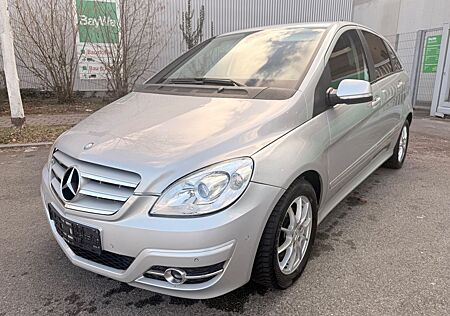 Mercedes-Benz B 200 *Navi*SHZ*AHK*Klima*