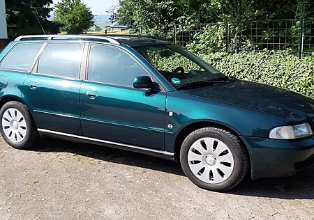 Audi A4 2.6 Avant- Liebhaber - Top gepflegt- rostfrei