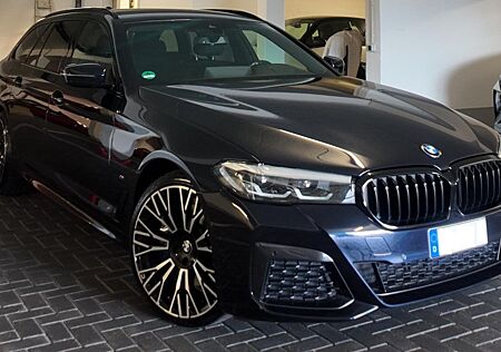 BMW 530E Touring M Sportpaket AHK DAB HUD Garant