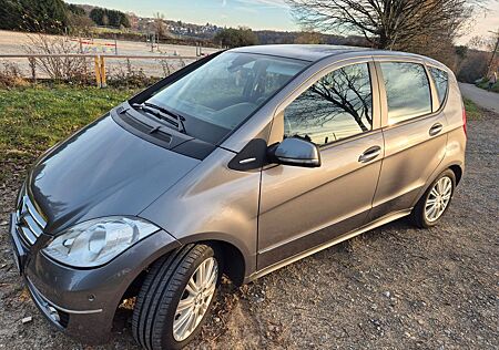 Mercedes-Benz A 180 ELEGANCE Autotronic ELEGANCE