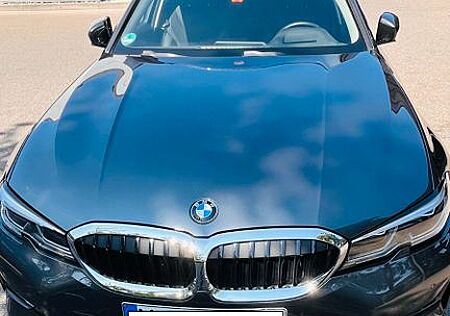 BMW 330e Touring Sport Line Automatic Sport Line