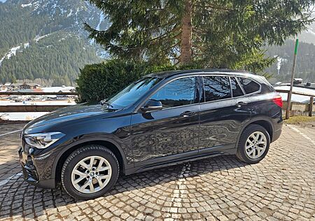 BMW X1 xDrive20i - Sport Line
