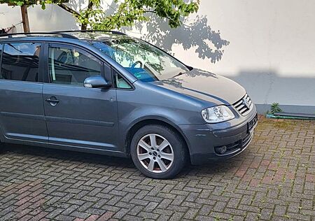 VW Touran Volkswagen 1.9 TDI 74kW AHK