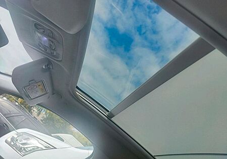 Peugeot 2008 Style BlueHDi 100 STOP & START Style